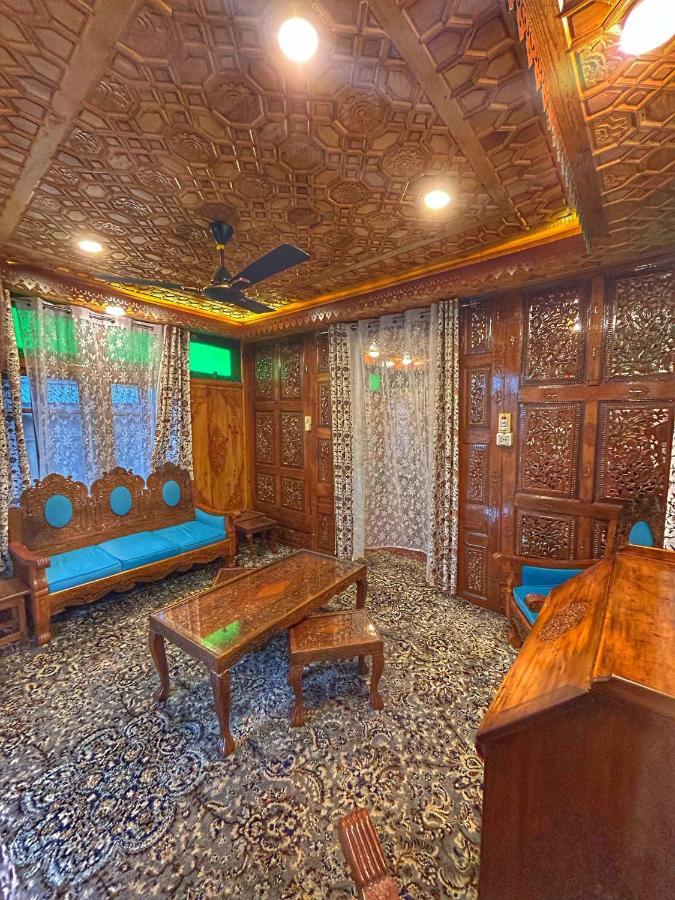 Exotic Young Shreen Houseboat Hotel Srinagar  Bagian luar foto